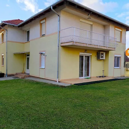 Appartamento Var-lak Hévíz