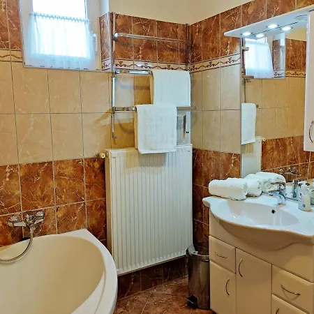 Var-lak Apartman *